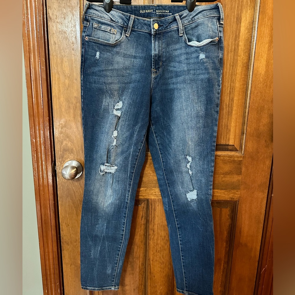 Old Navy Rock Star Mid-rise distressed jeans sz.12